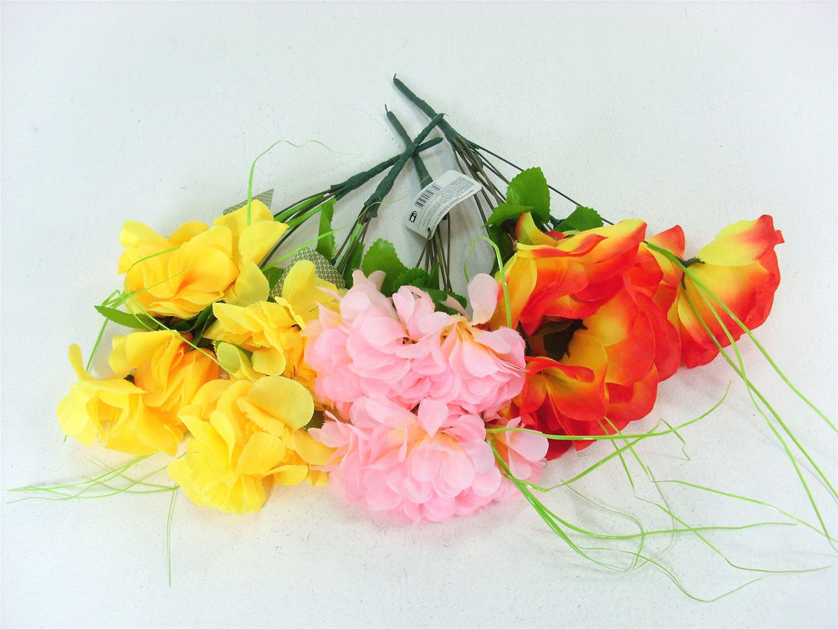 ASSORTED ARTIFICIAL FLOWERS