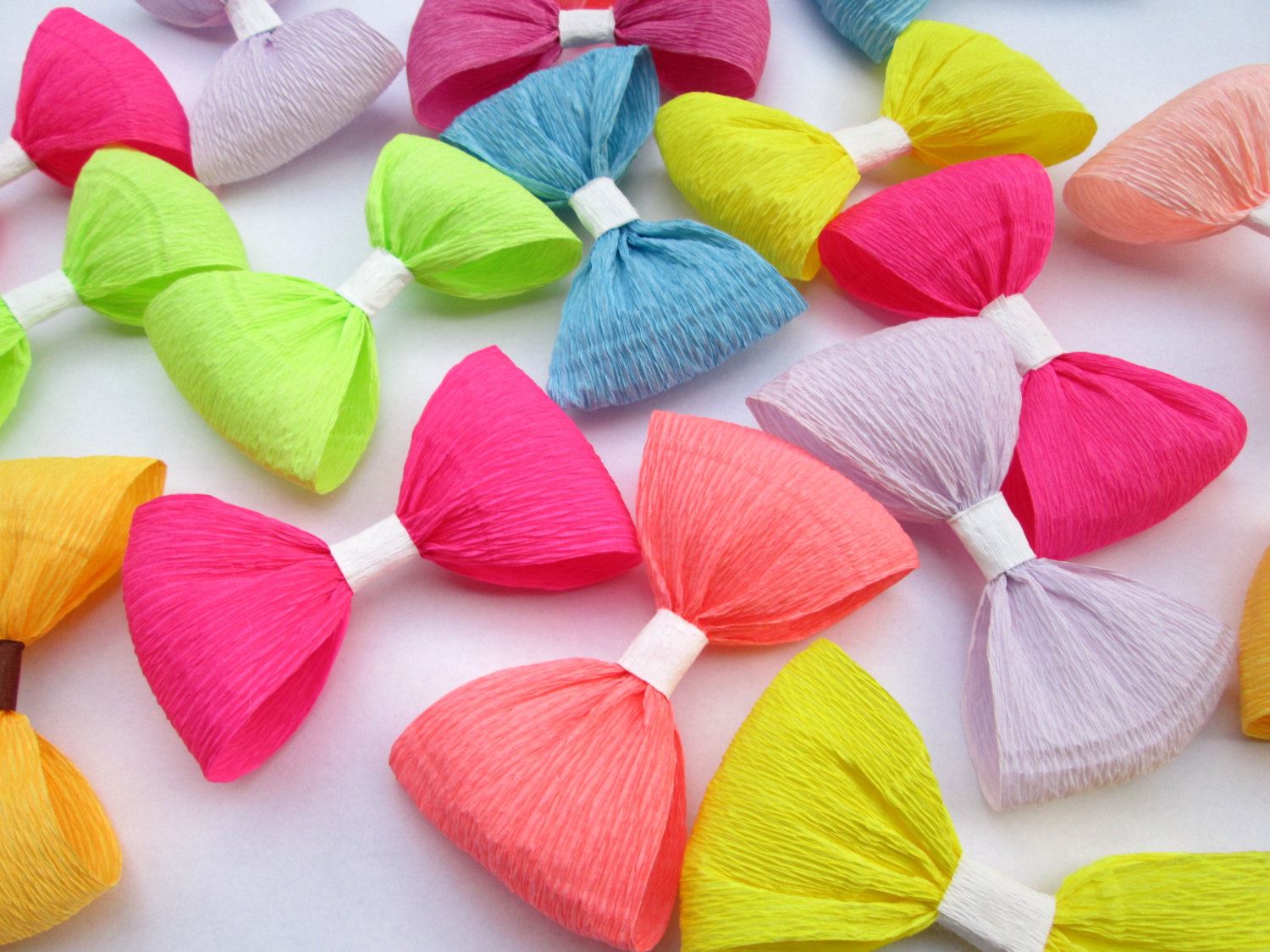 ASSORTED CREPE PAPER 50x250cm