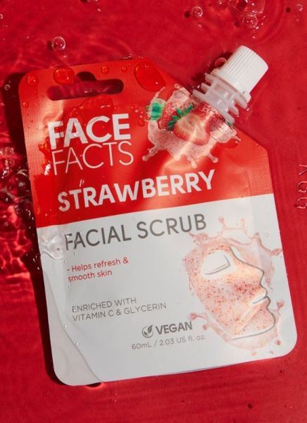 60ML FACE FACTS FACIAL SCRUB STRAWBERRY